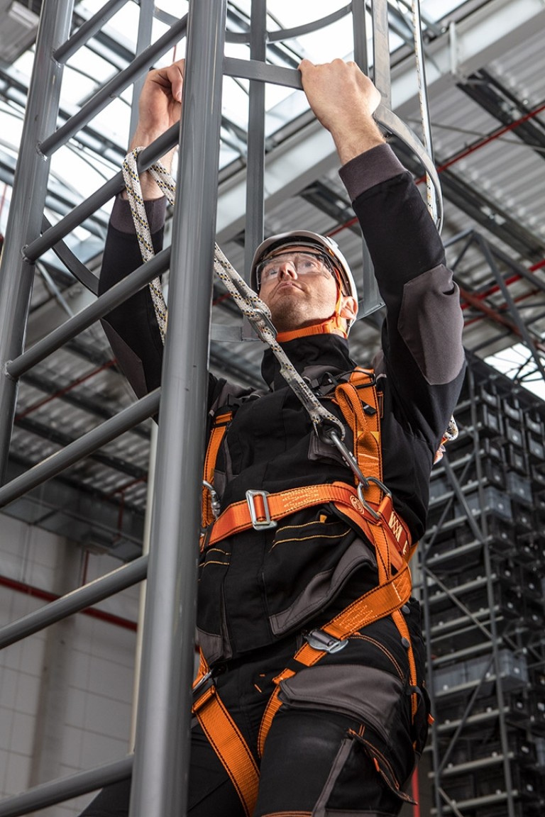 NEO - Munkavédelmi testheveder rögzítőövvel