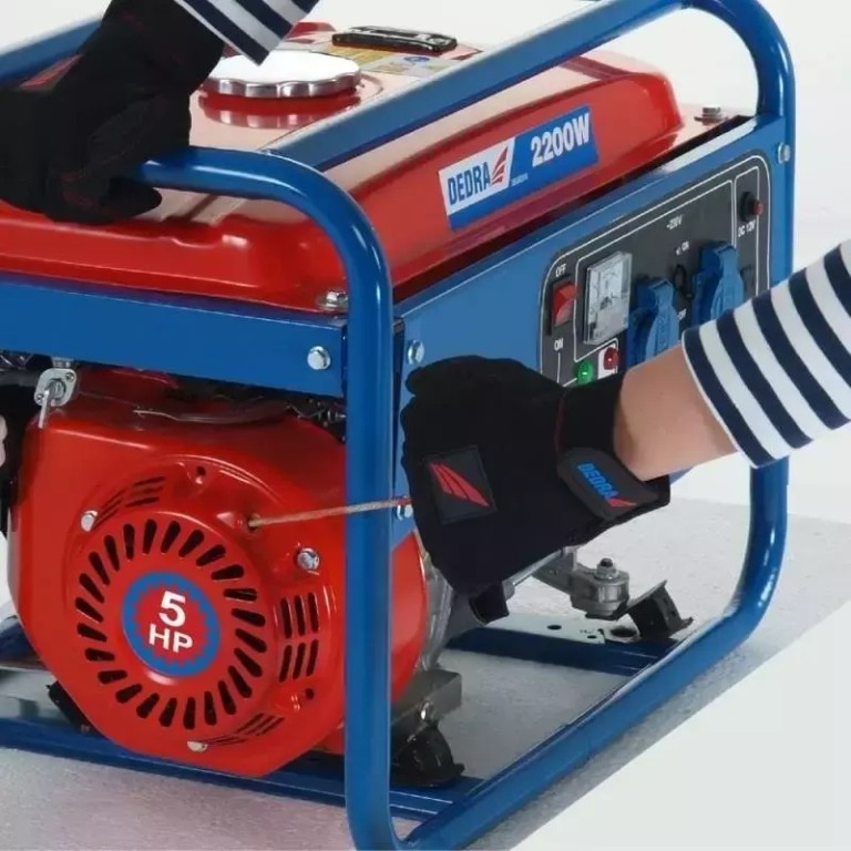 Áramfejlesztő generátor 2,0kW, max.2,2kW, 2x220V, 1x12V, 8,3A, 